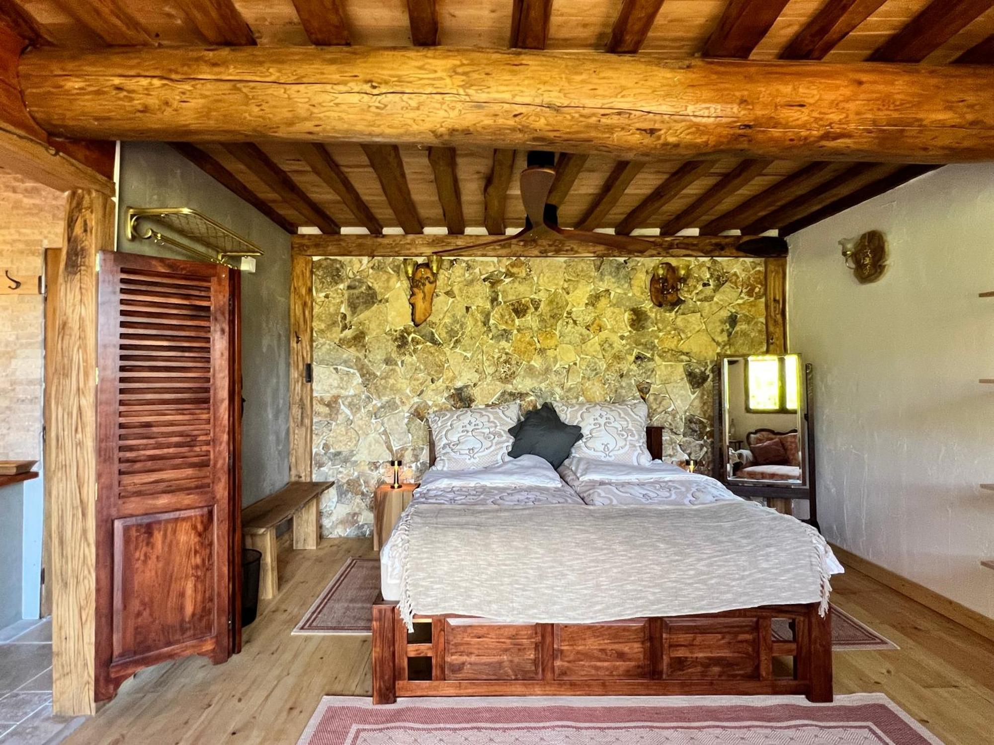 ヴァルローギュ Les Magnels Bed & Breakfast エクステリア 写真